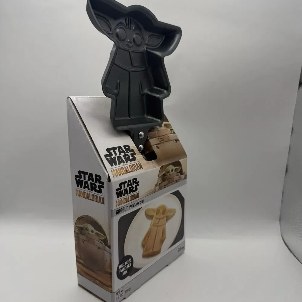 Star Wars The Mandalorian Baby Yoda (Grogu) Pancake Skillet & Pancake set
